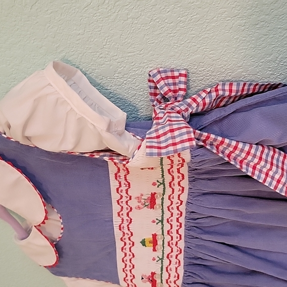 Smocked dress. Pinafore style - Picture 4 of 5